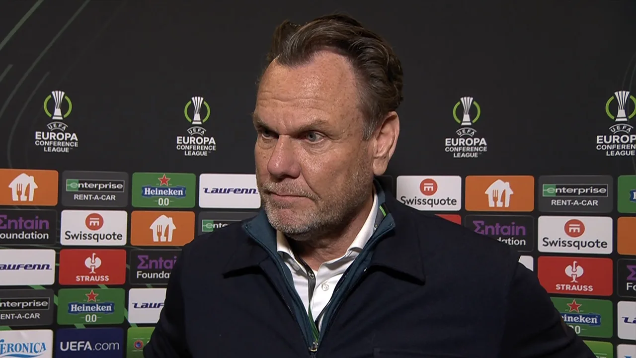 Eenhoorn over rellen op tribune: 'Enige wat ik kan doen, excuses aanbieden aan West Ham'