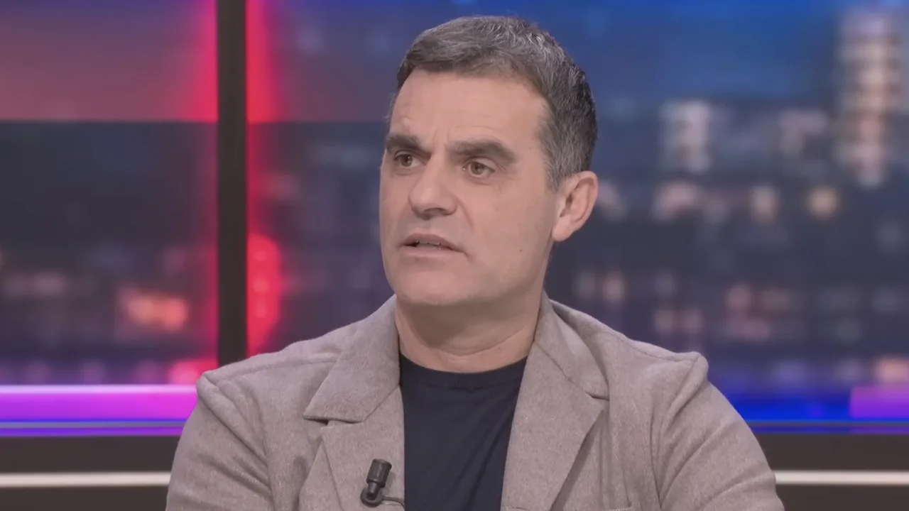 Kenneth Perez hard voor Ajacied: 'Ongelooflijk dat dat niveau bij Ajax voetbalt!'