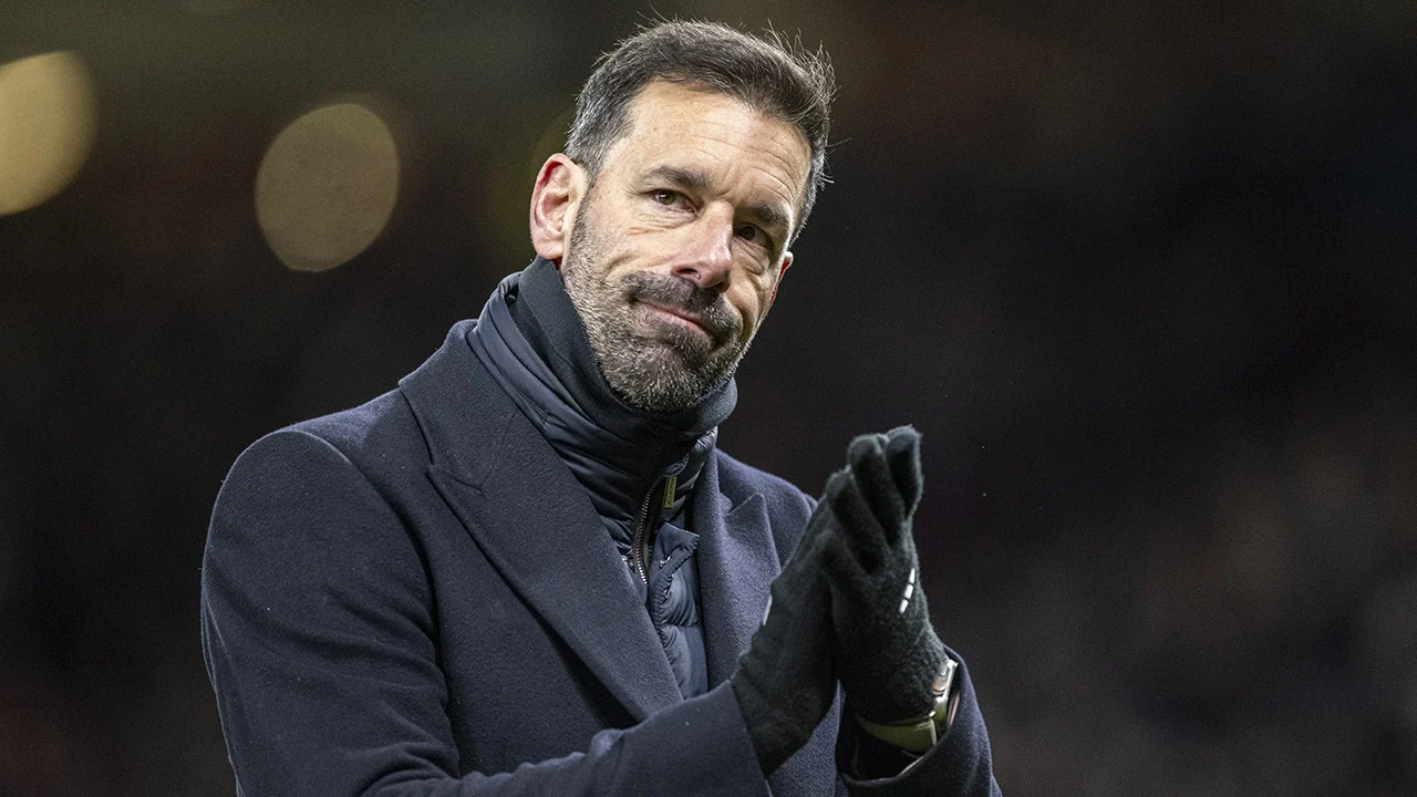 Van Nistelrooij door late tegengoals met Leicester City onderuit tegen Arsenal