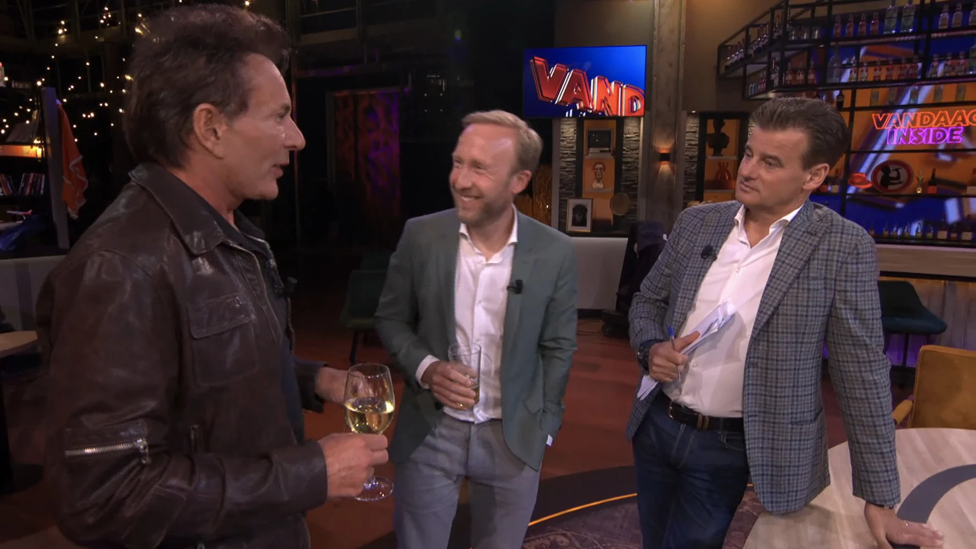 Gerard Joling, Wilfred Genee en Raymond Mens gaan nog even door waar ze in uitzending gebleven waren…