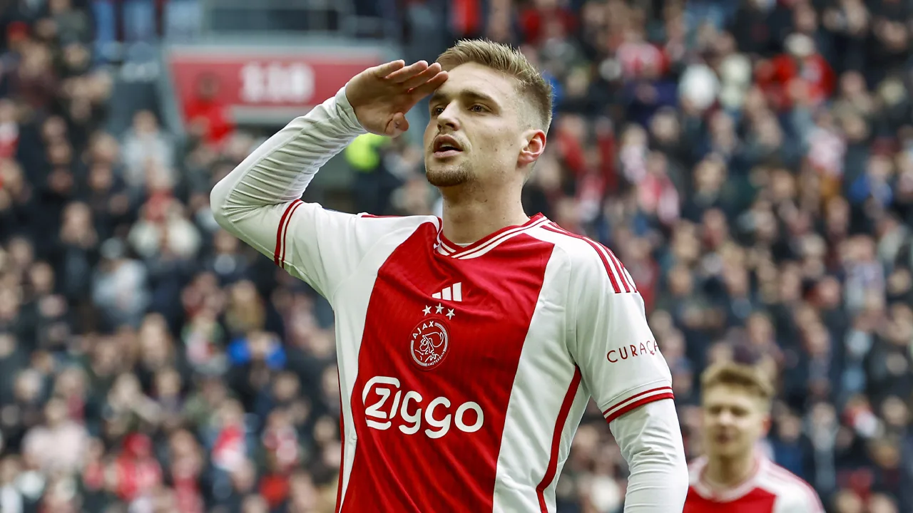 Extra middenvelder mee naar EK? 'Er is er maar één waar je aan kunt denken nu en dat is Taylor'