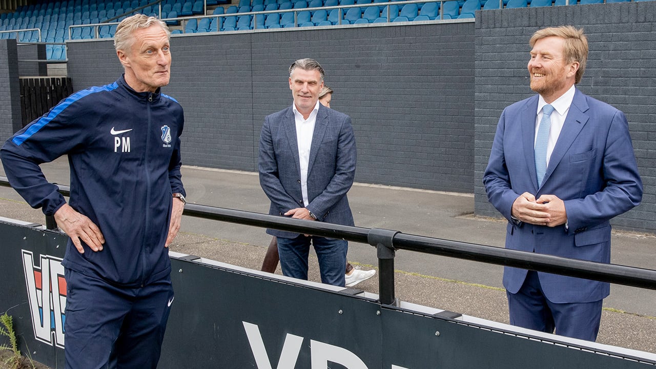 De Koning op bezoek bij FC Eindhoven