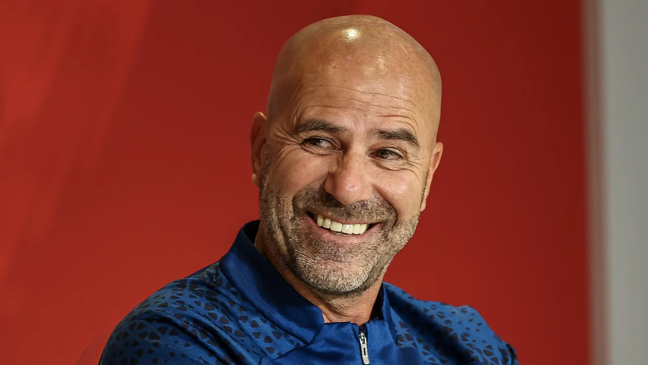 'Peter Bosz mag hopen op hereniging met oud-Ajacied bij PSV'