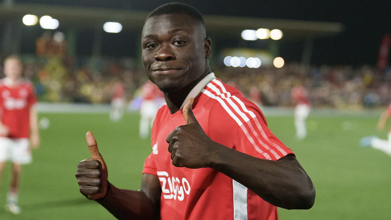 'Ajax bereikt akkoord met RB Leipzig over transfersom Brobbey'