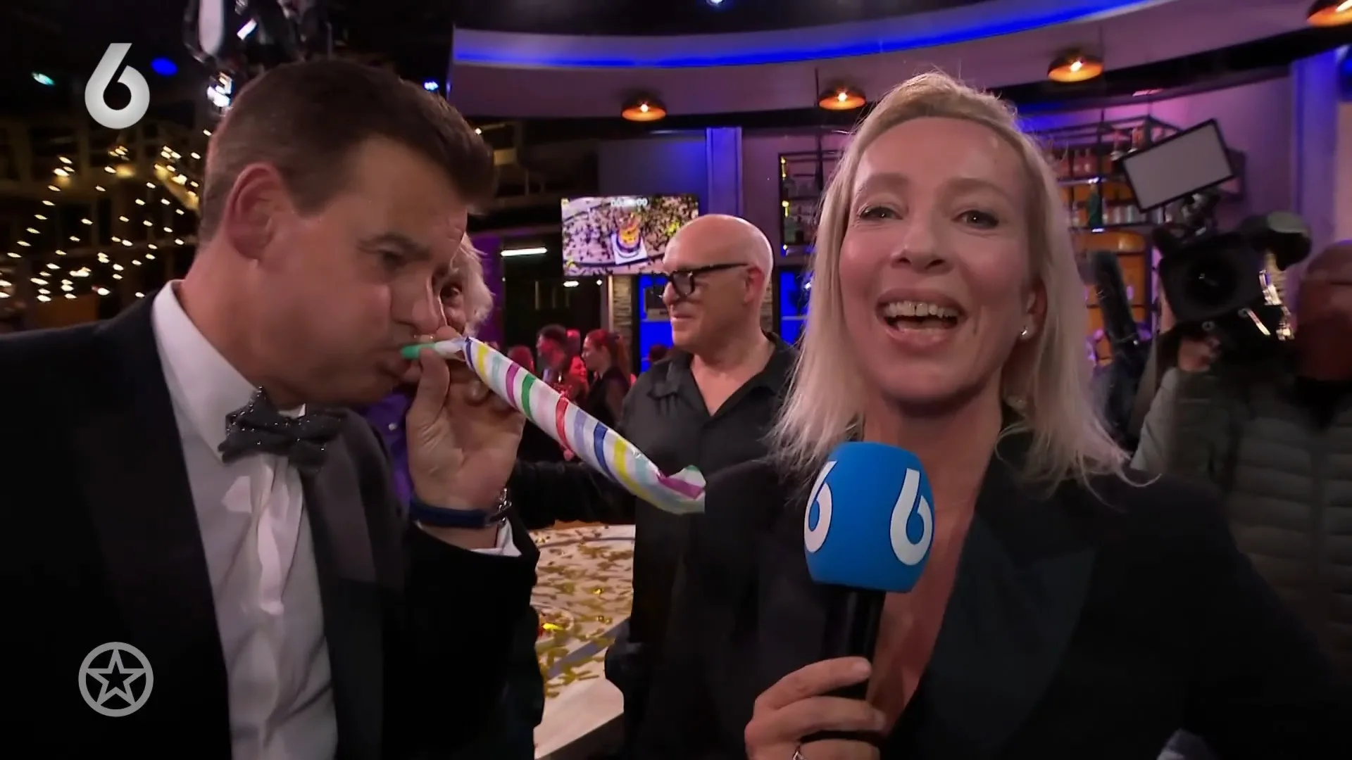 De mannen van VI live in Shownieuws na winst Televizier-Ring
