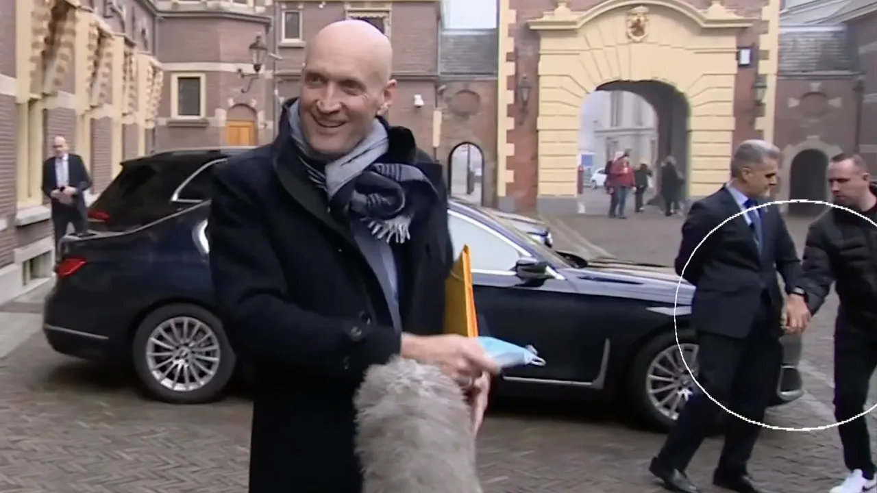 Journalist ontrafelt verdacht moment achter Kuipers op het Binnenhof