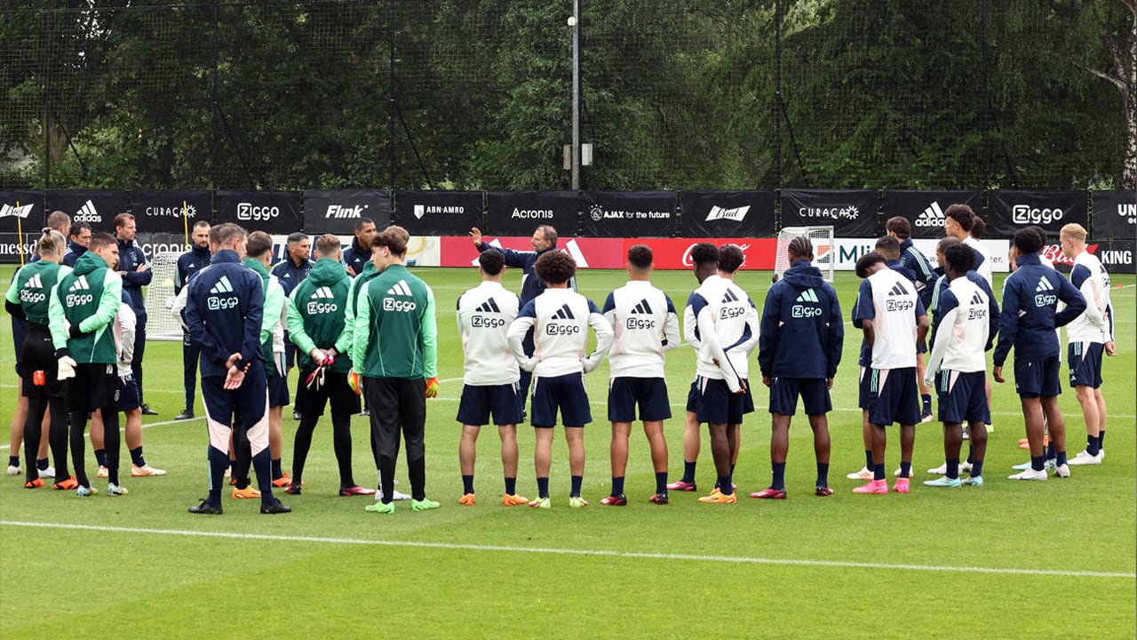 'Sommige mensen spreken schande van wat er gebeurd is in spelershotel Ajax'