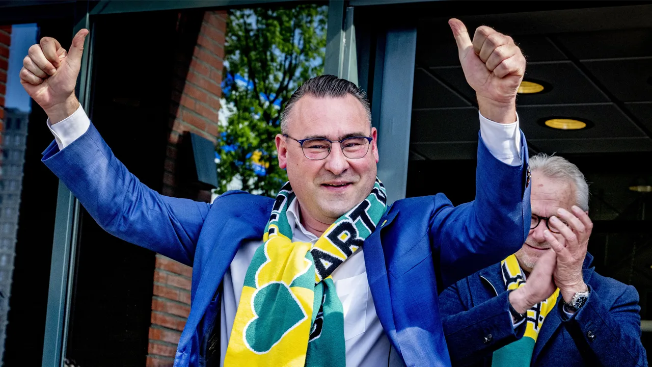 Richard de Mos vrijdagavond aan de bar bij Vandaag Inside