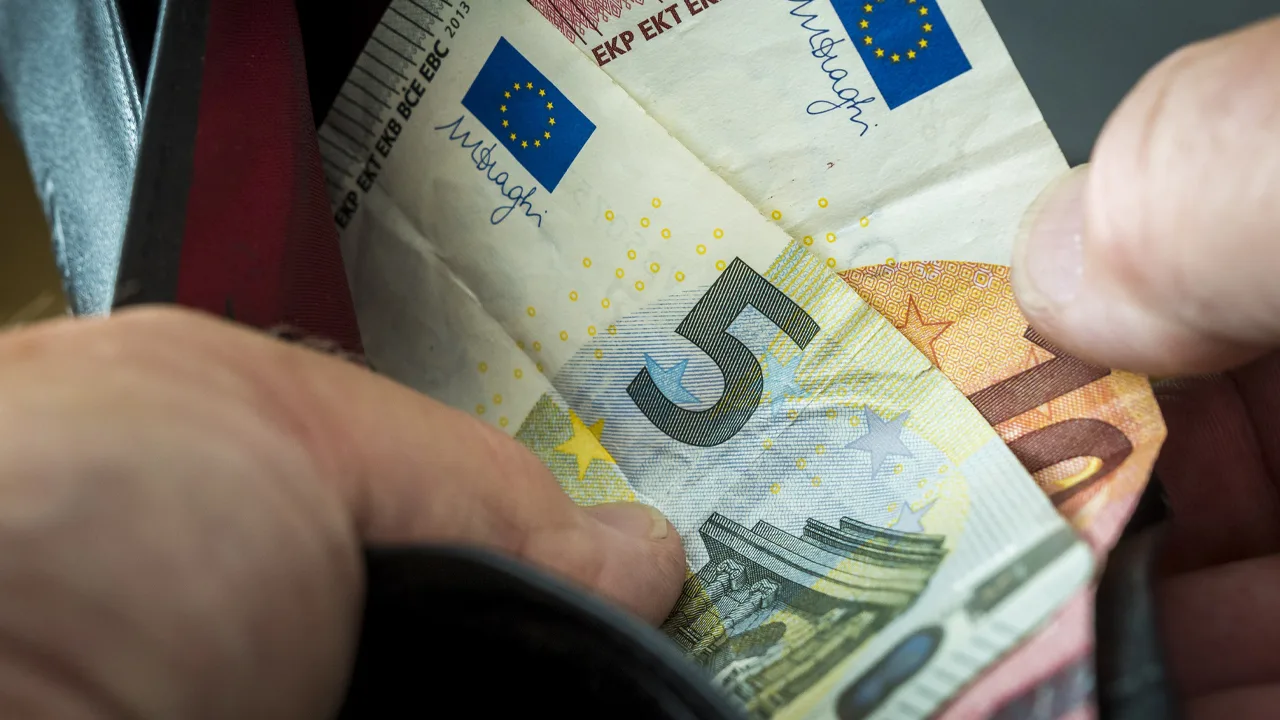 'Kabinet wil btw volgend jaar verhogen naar 21,4% om gat in begroting te dichten'