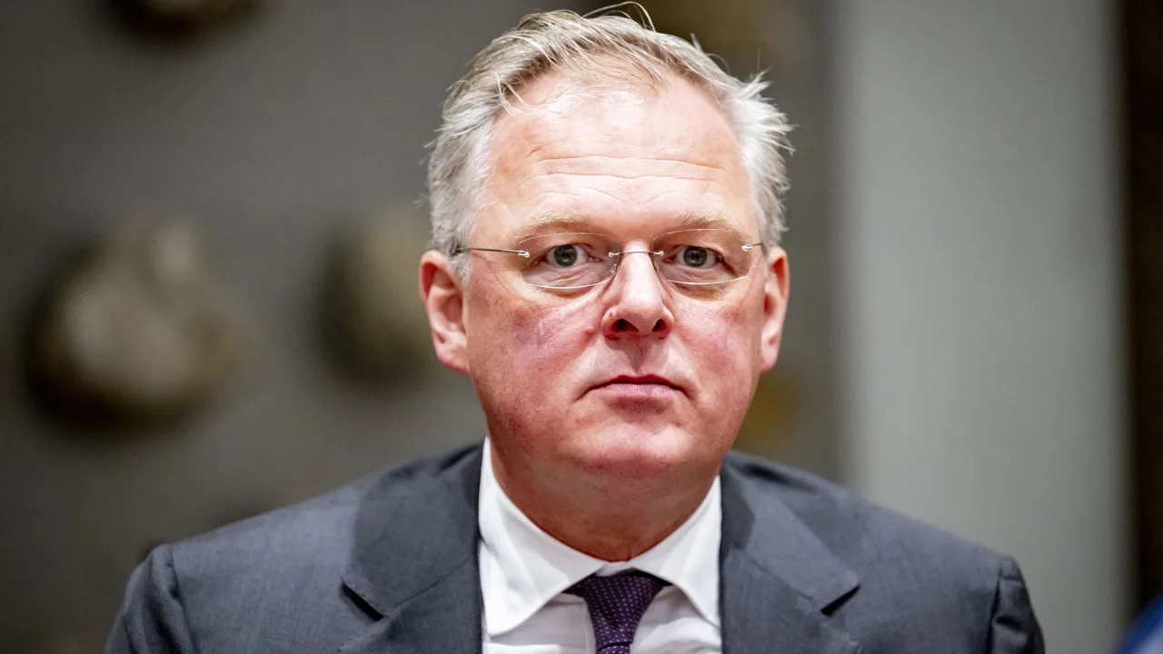 NSC-staatssecretaris Folkert Idsinga (Financiën) stapt op