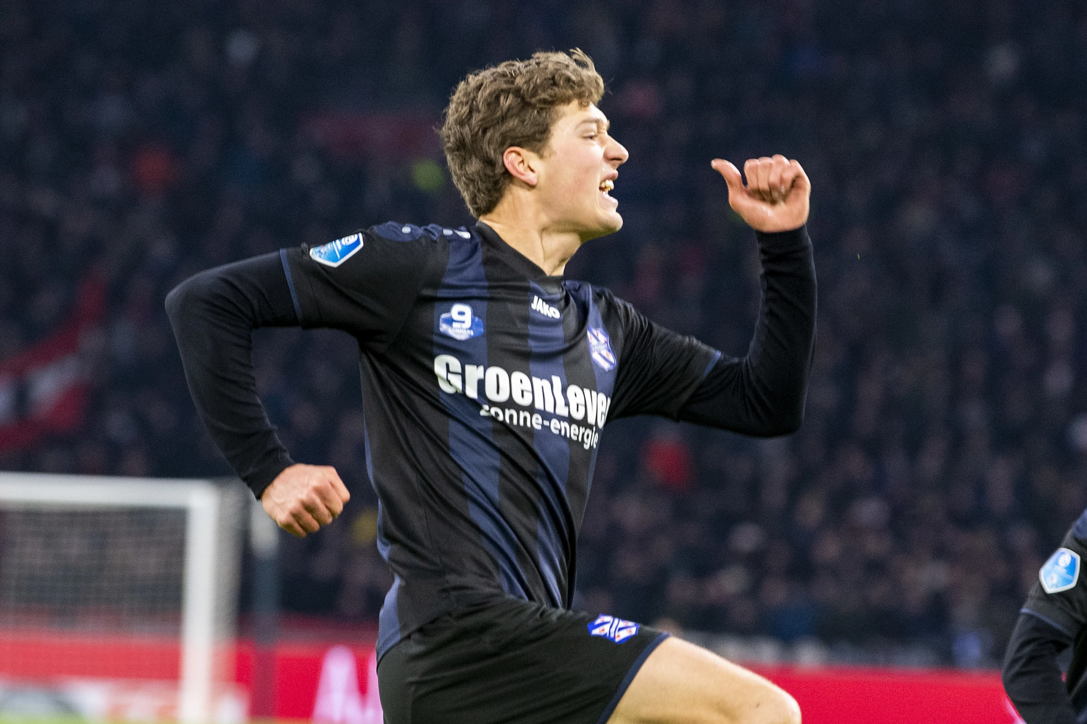 Ook Ajax speelt gelijk; Heerenveen komt driemaal terug