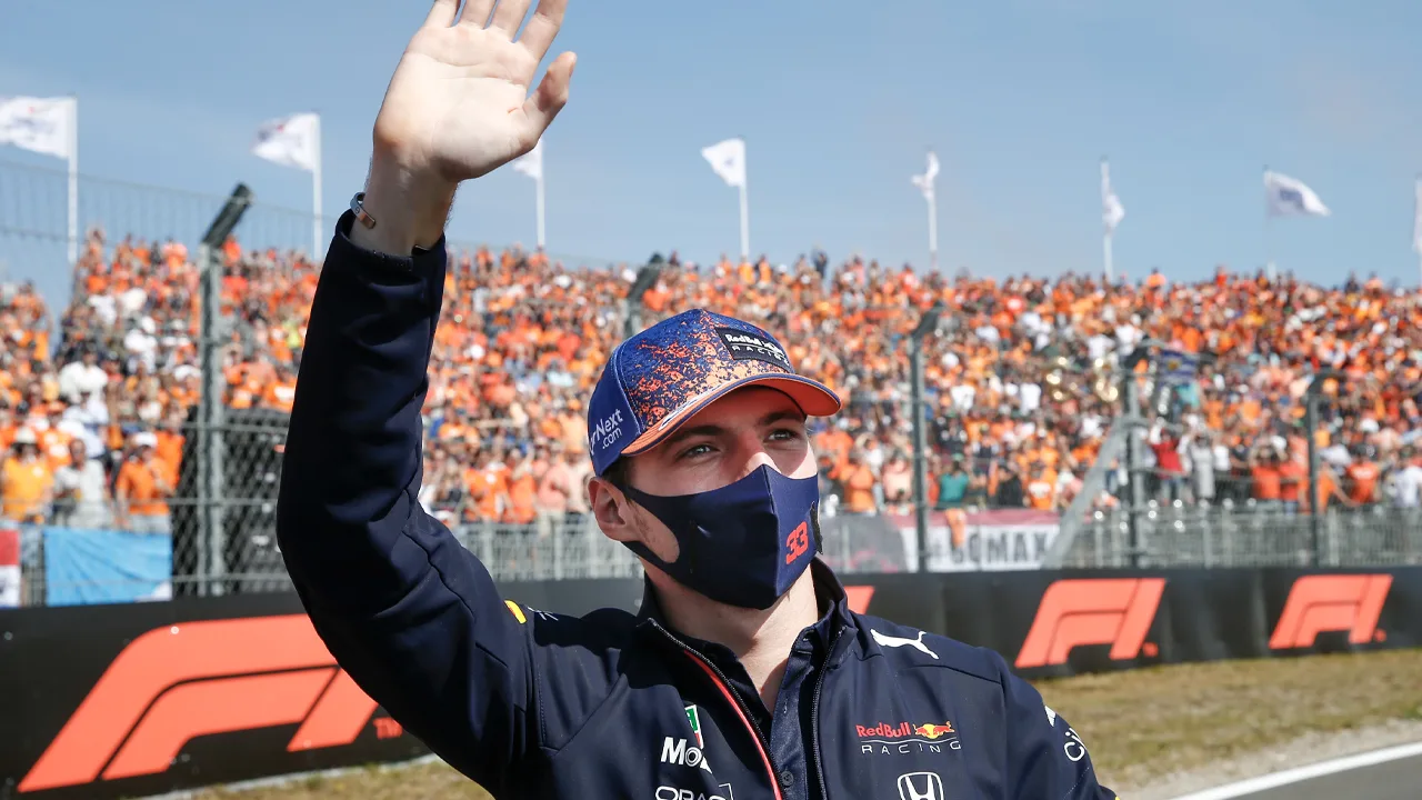 Max Verstappen wint GP van Zandvoort en neemt leiding in het WK