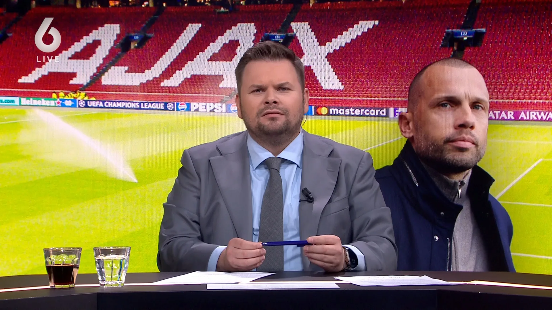 Wie moet Heitinga opvolgen bij Ajax?