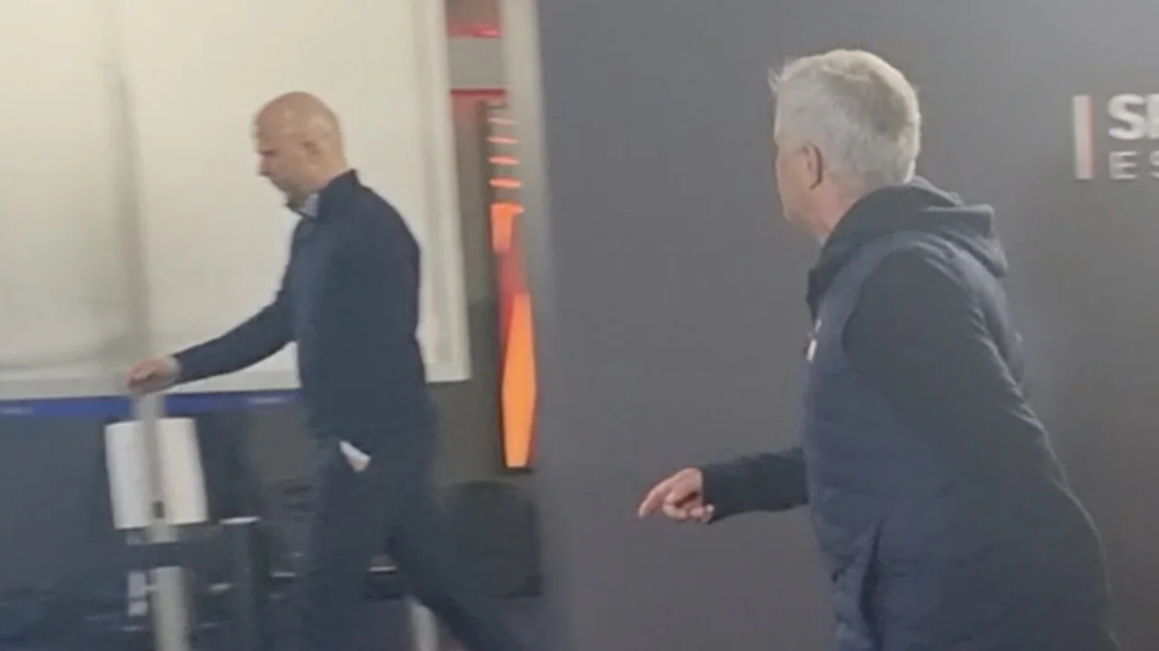 De beelden: Mourinho schreeuwt naar Slot in de catacomben na afloop van AS Roma-Feyenoord