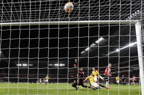 PSV klopt NAC met 2-0 en verstevigt koppositie