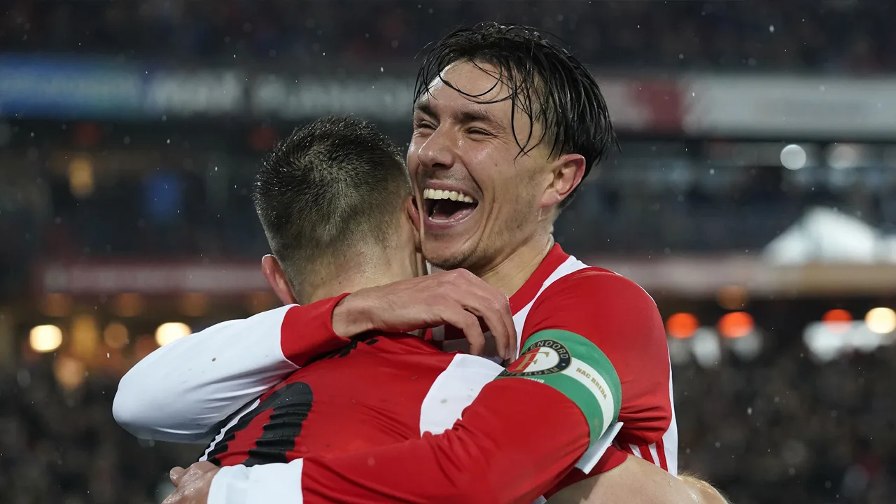 Feyenoord presenteert nieuw thuistenue