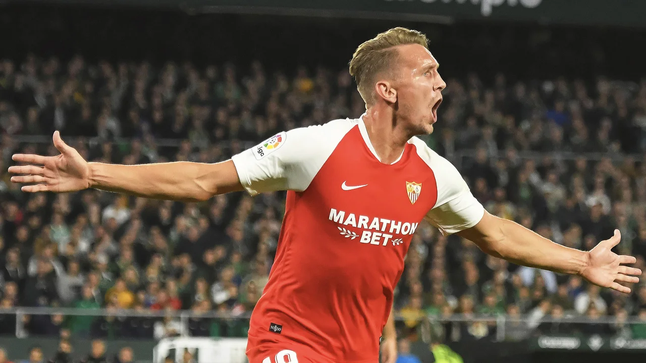 De Jong schiet Sevilla naar zege in derby