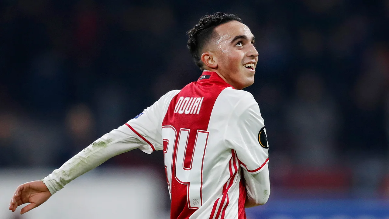 Prachtig gebaar: Ajax eert Abdelhak Nouri elke wedstrijddag