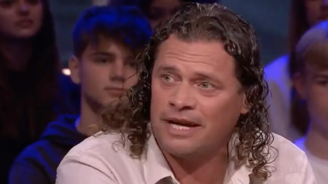 Amateurtrainer Geoffrey uit De Voetbaltrainer: 'Spelers Ajax hadden bij mij een groot probleem gehad'