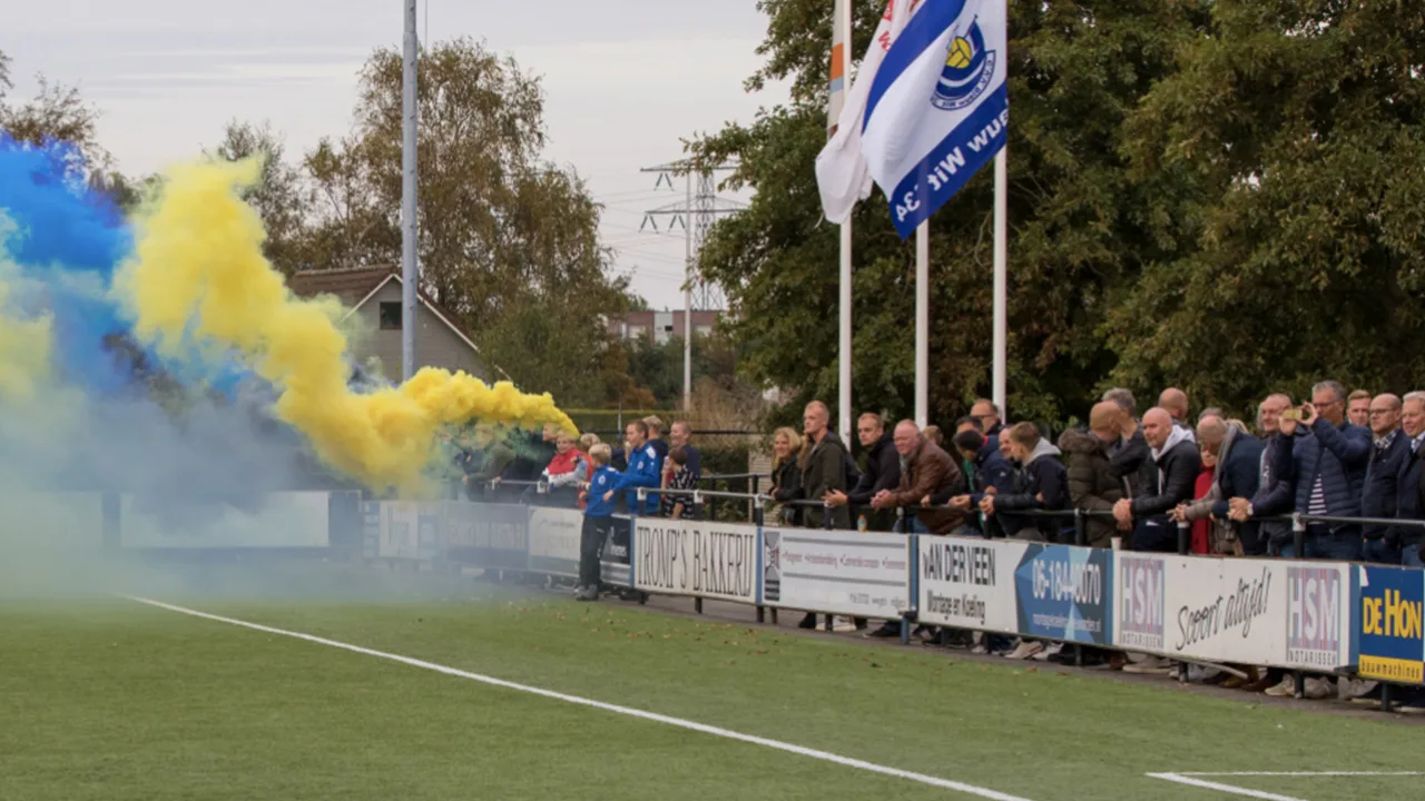 Amateurwedstrijd in Friesland ontspoort volledig: politie moet optreden