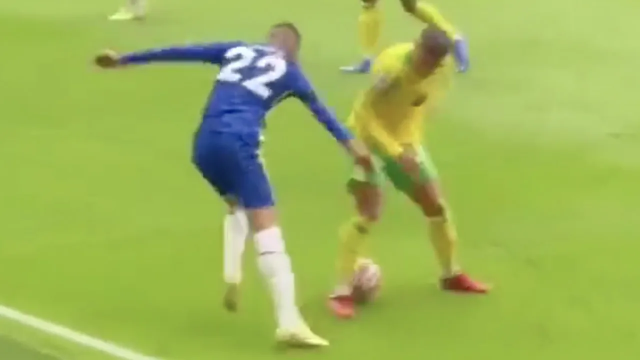 VIDEO: Ziyech krijgt Chelsea-publiek op de banken met heerlijke panna