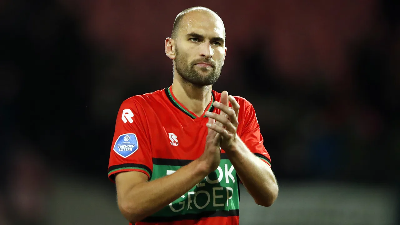 Bas Dost keert voorlopig nog niet terug op het veld