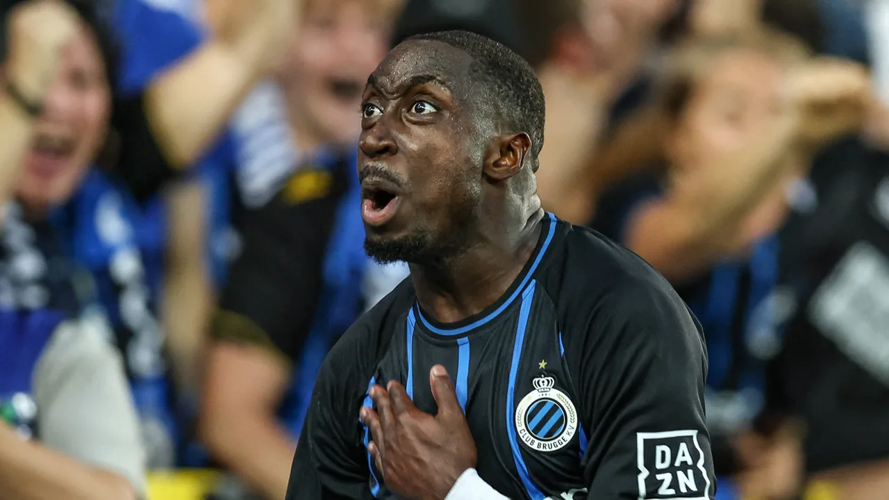 Videogoal: Carlos Forbs helpt Club Brugge aan plek in play-offs Champions League