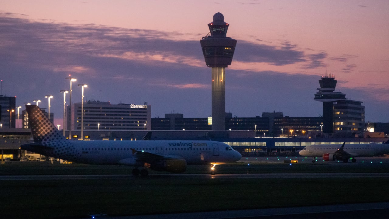 Vijftien gemeenten willen nachtsluiting Schiphol voor betere nachtrust omwonenden