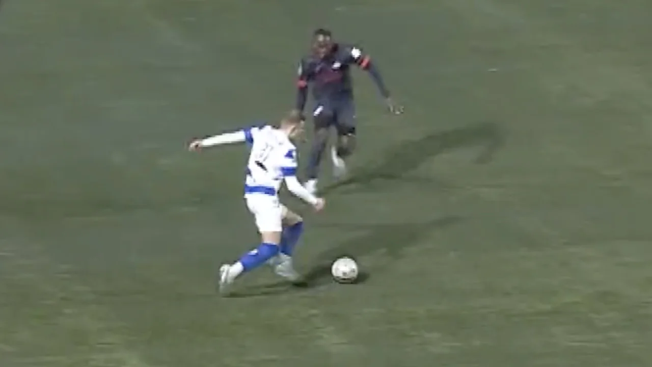 Video: Spakenburg-aanvaller Admiraal deelt heerlijke panna uit aan Teze