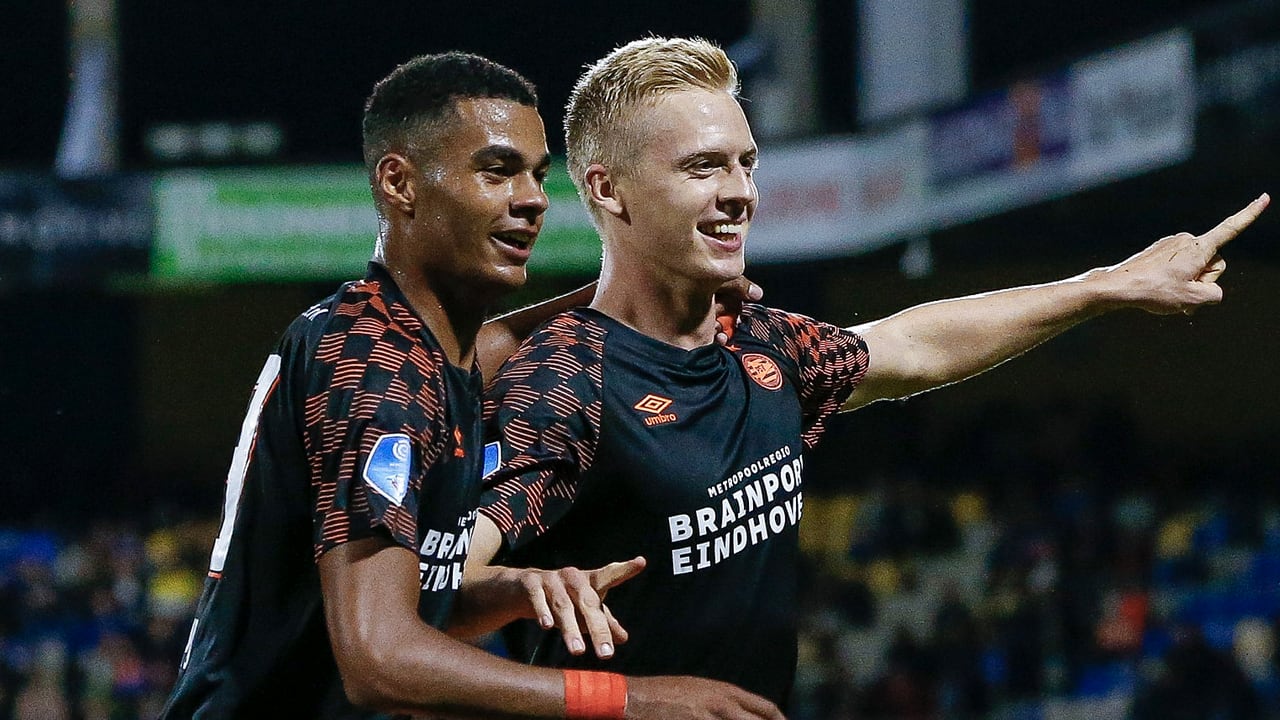 PSV wint eindelijk weer eens in Waalwijk