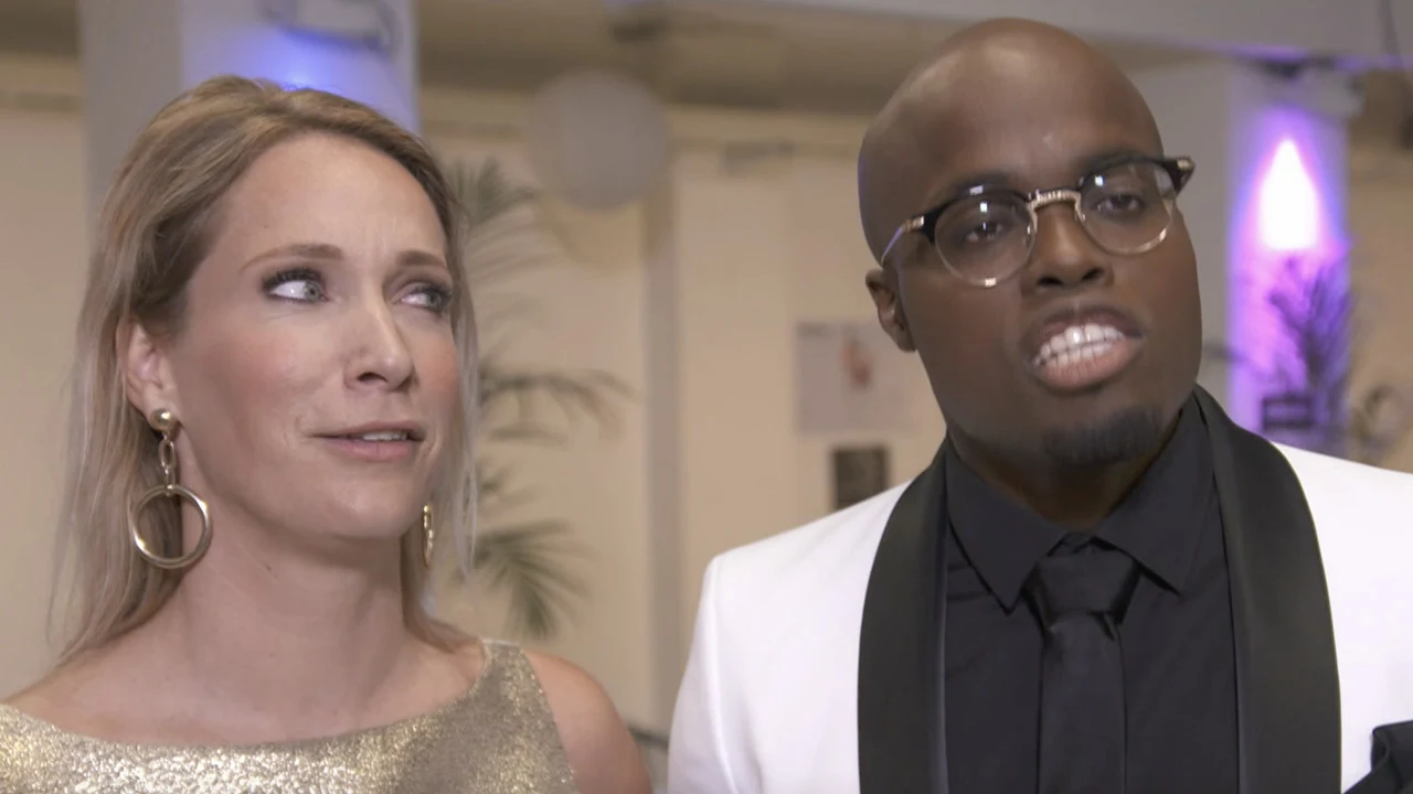 Voetbalgala-presentator Jandino: 'Ik weet 0,0 over sport'