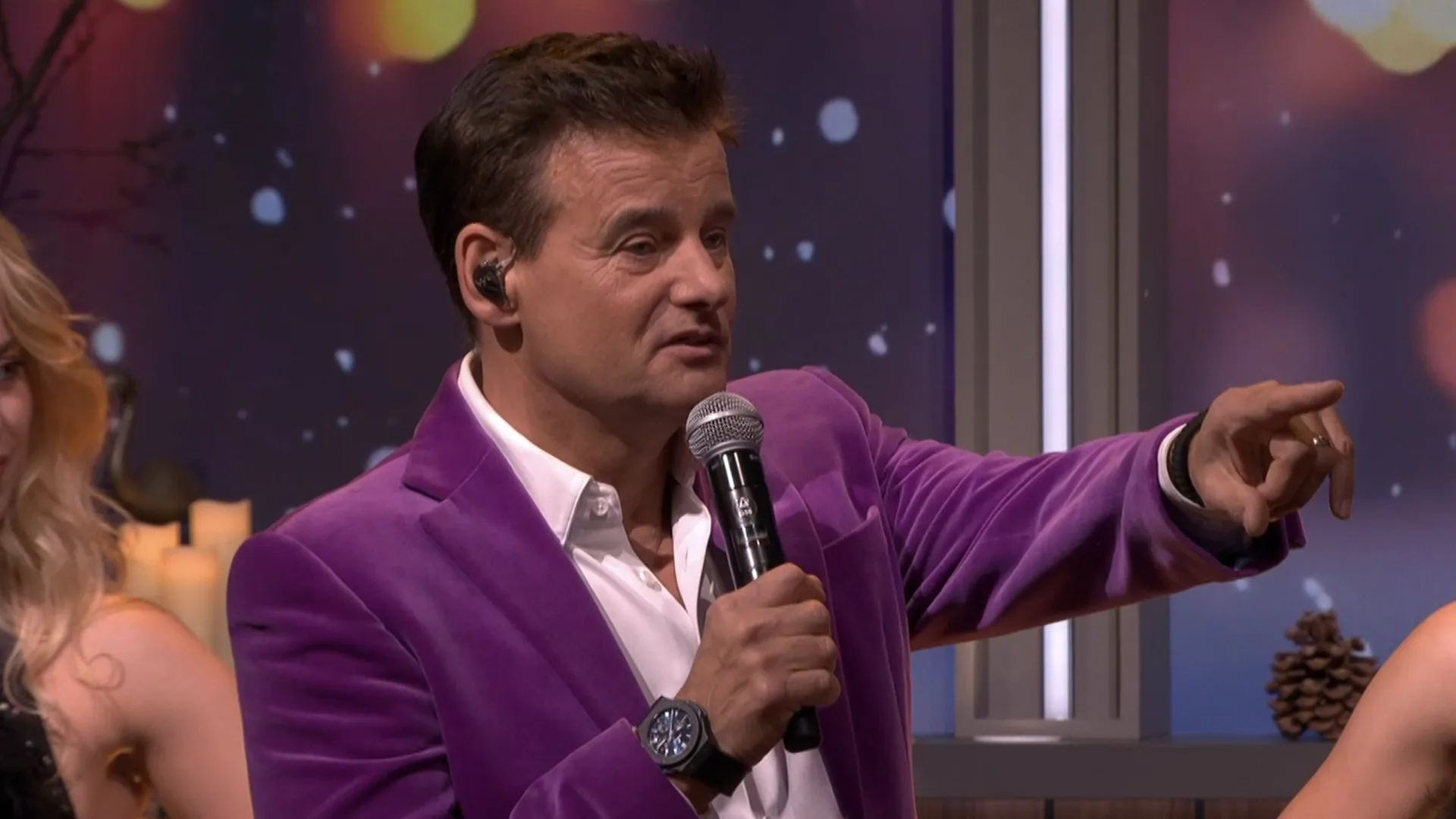 Wilfred Genee zet De Oranjewinter-studio op z'n kop met zijn nieuwste hit 'Blijgelovig' 