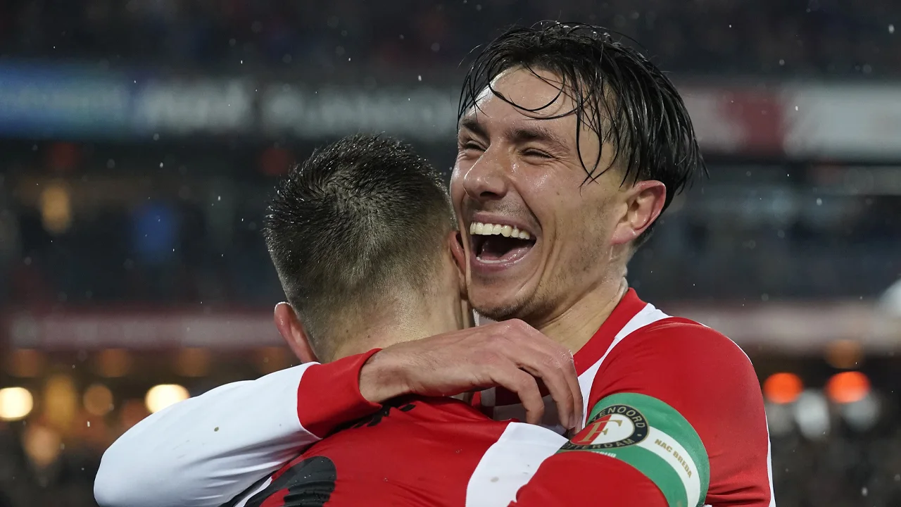 Feyenoord naar bekerfinale na ruime zege op NAC (7-1)