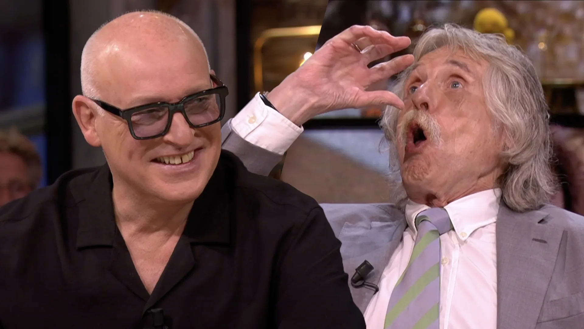 René van der Gijp lacht om Johan Derksen: 'Speel jij de helikopterpiloot thuis?'