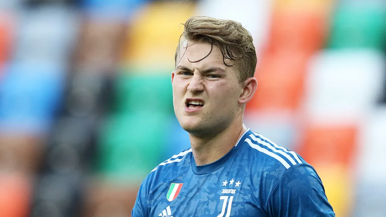 Juve verliest kampioensduel, De Ligt van held naar schlemiel