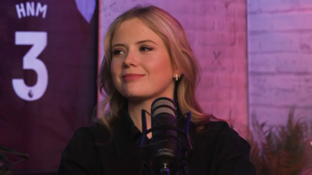 Krijgt Noa Vahle veel DM’s van voetballers?