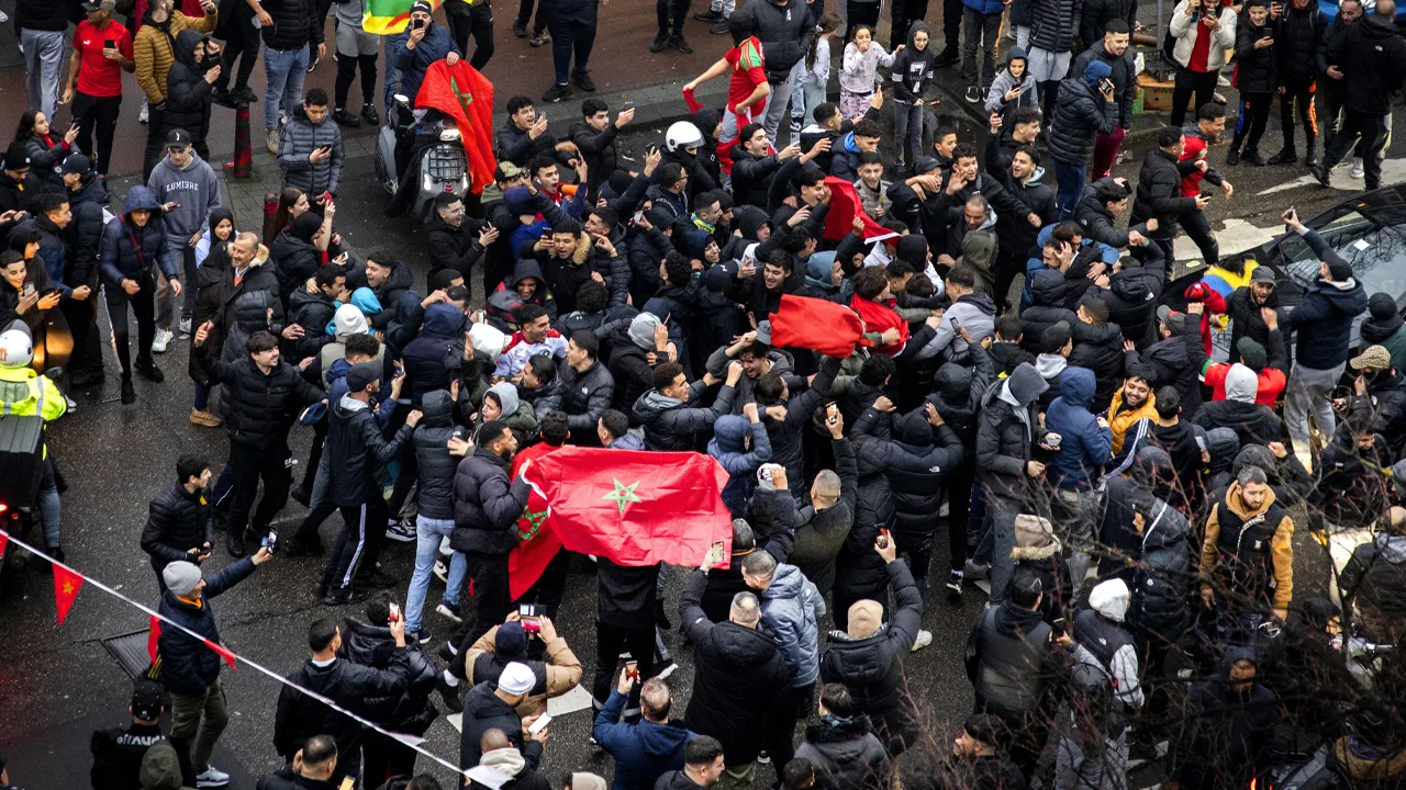 ME grijpt op meerdere plekken in het land in na overwinning Marokko