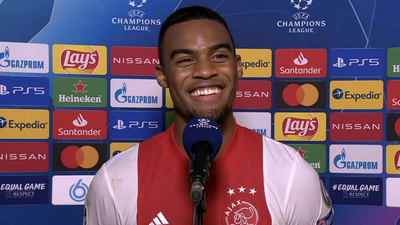 Gravenberch verzacht rugpijn met enige treffer tegen Feyenoord