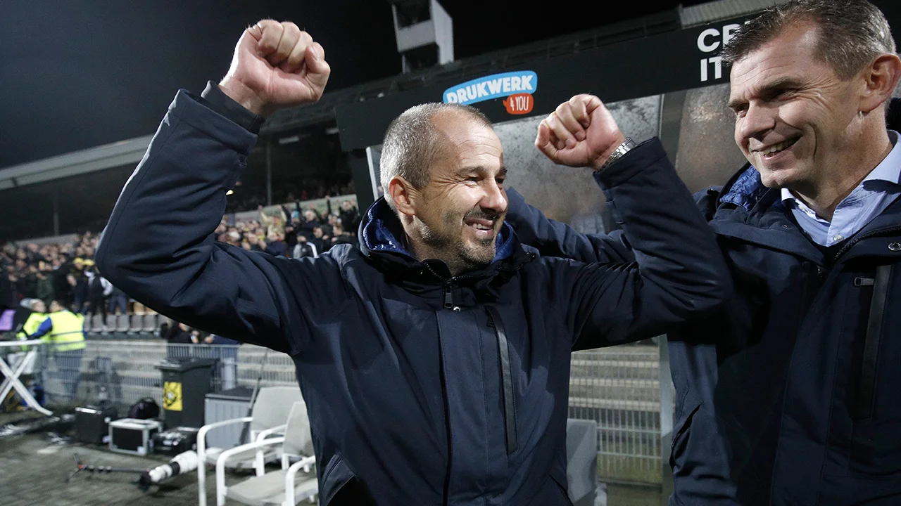 VVV verslaat met interim-trainer FC Twente