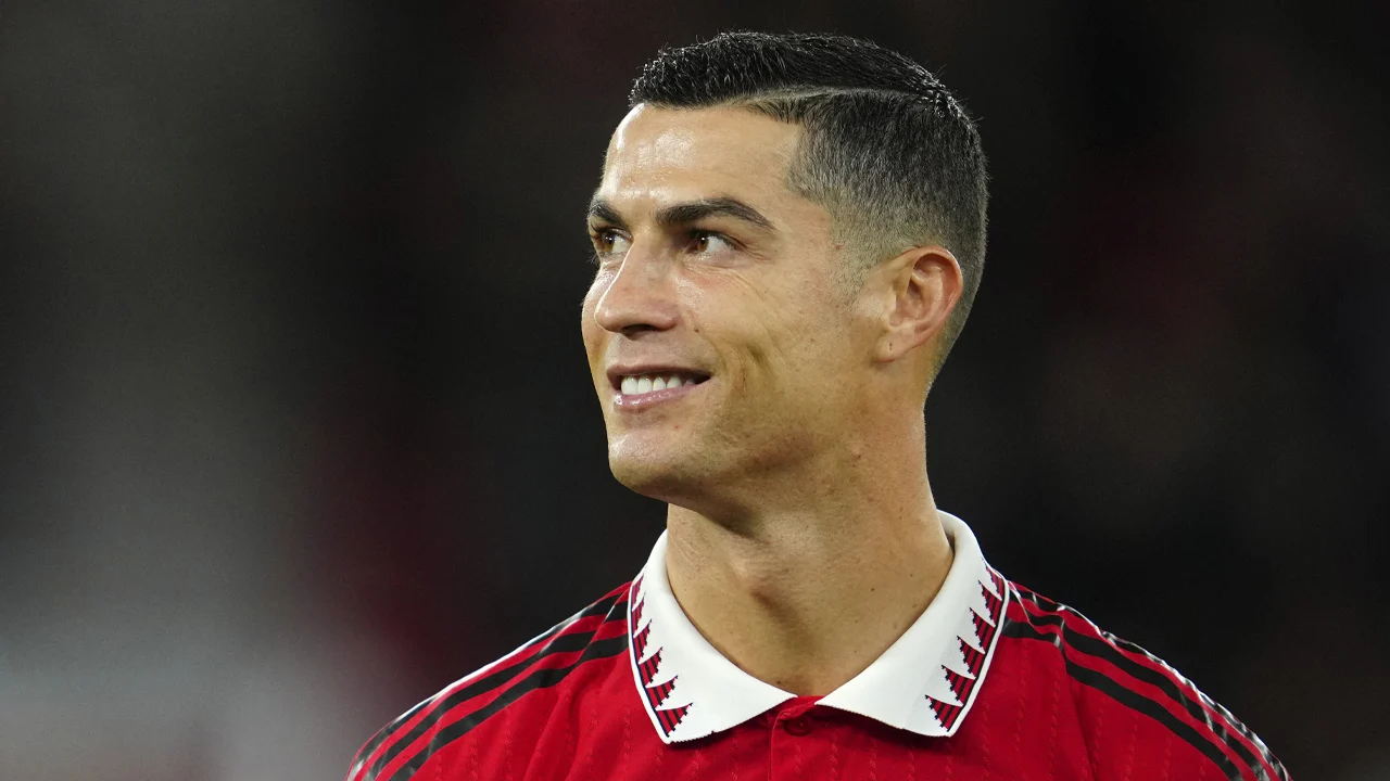 MVV reageert met komische tweet op vernietigend interview Ronaldo