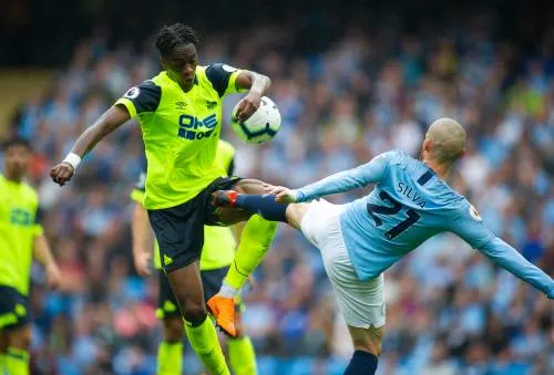 Tweede zege Kongolo met Huddersfield Town