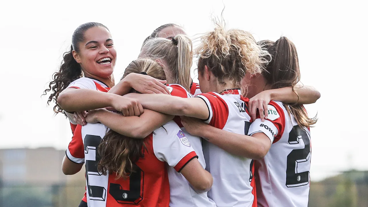 Voetbalsters Feyenoord winnen van PSV en stijgen naar tweede plek