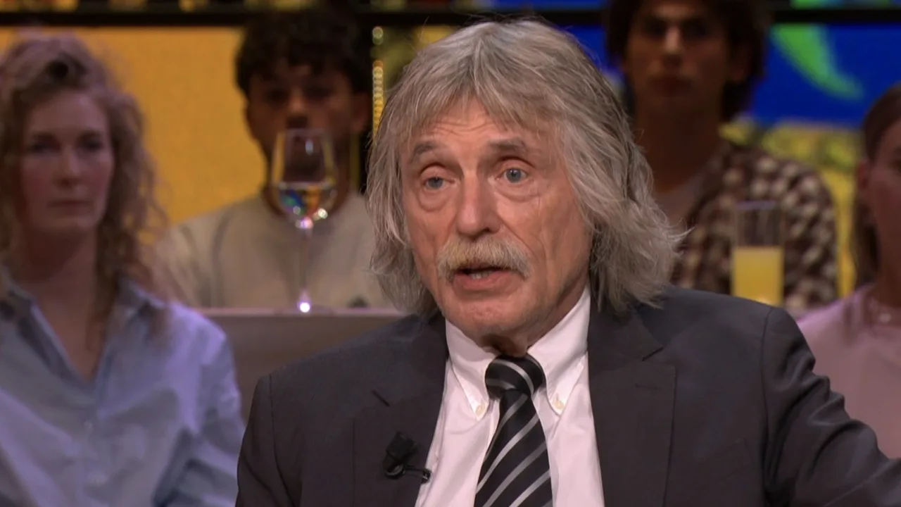 Johan over politiestakingen: 'Ajax zou wat overbodige selectieleden een uniform aan kunnen trekken'