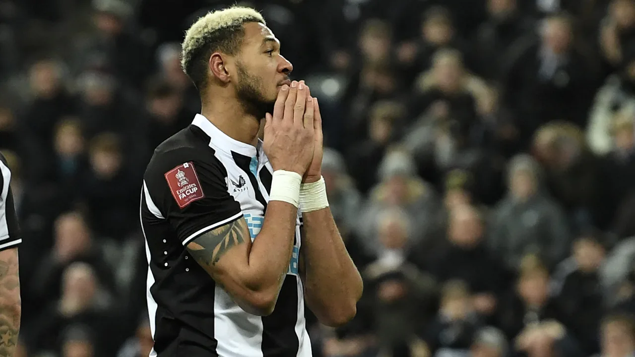 Steenrijk Newcastle blameert zich tegen Cambridge in FA Cup