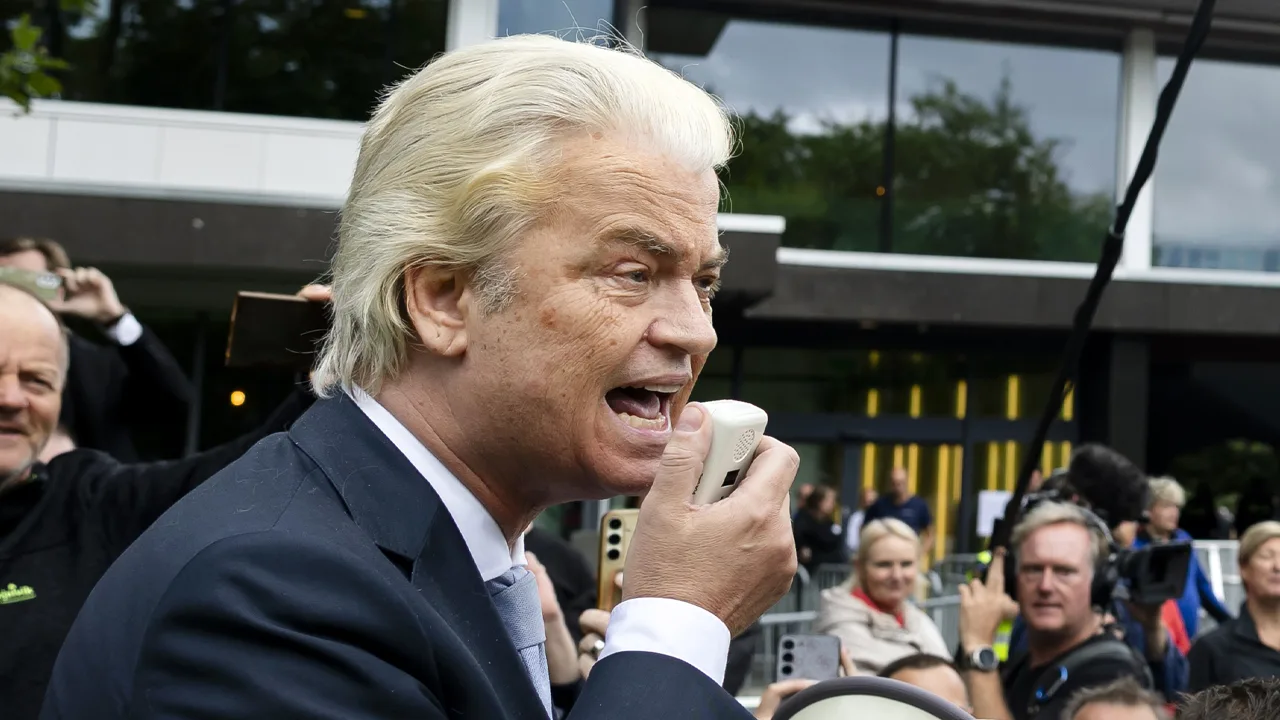 Van Hijum over optredens Wilders bij protesten tegen azc's: 'Geroeptoeter is niet passend'