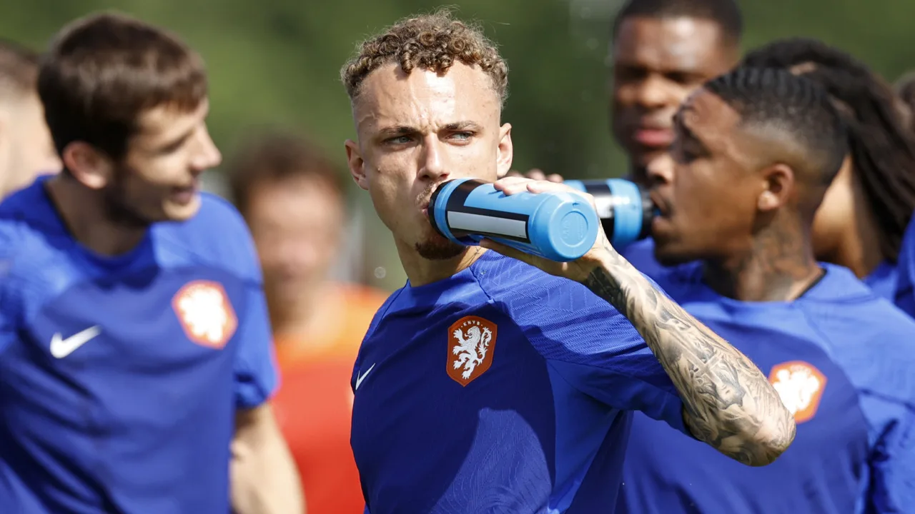 'Drie Premier League-clubs strijden om handtekening gewilde Lang'