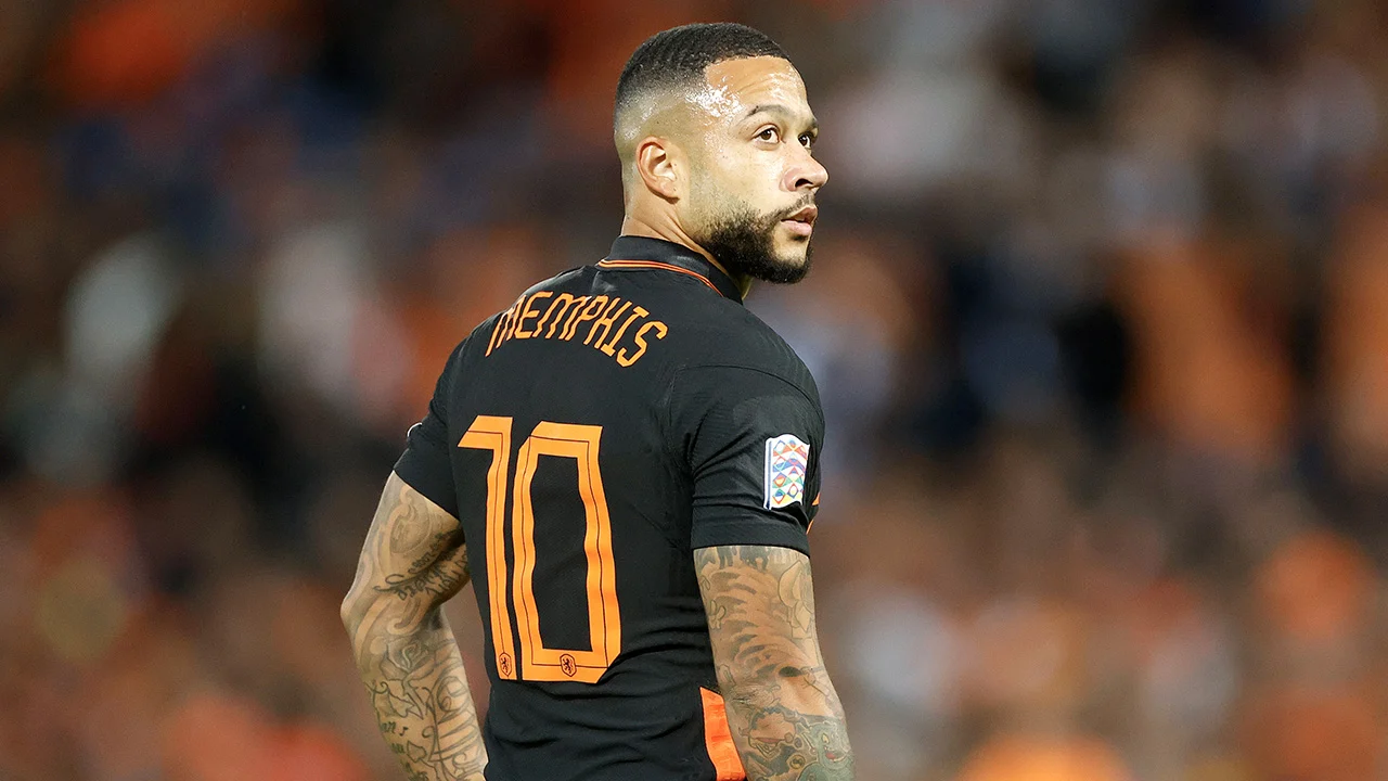 Invaller Memphis bezorgt Oranje diep in blessuretijd zege op Wales