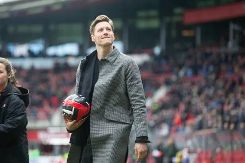 AZ zwaait Weghorst uit