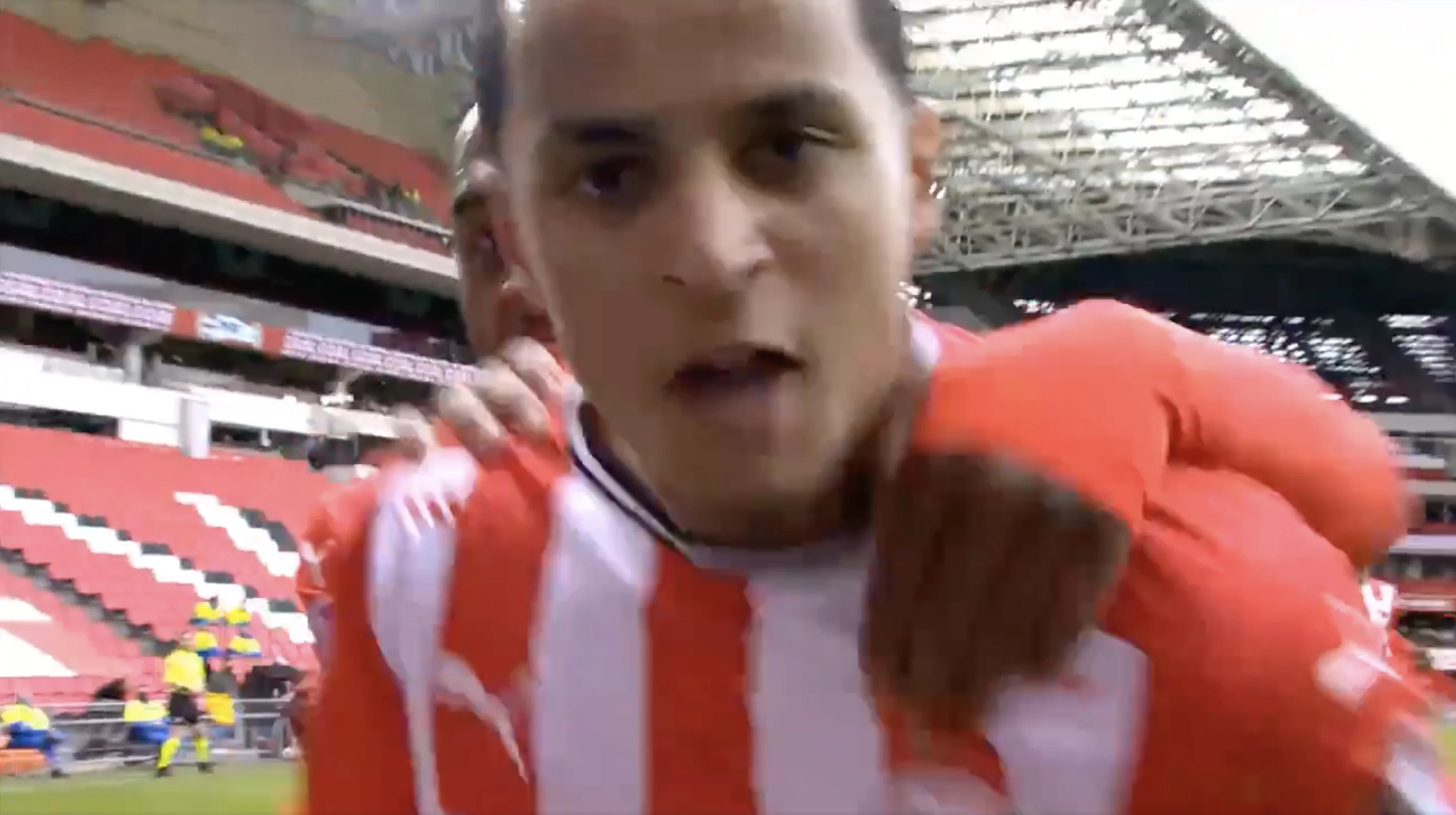 Ihattaren schreeuwt het uit na schitterende goal: 'Niemand die mij kapot krijgt!'