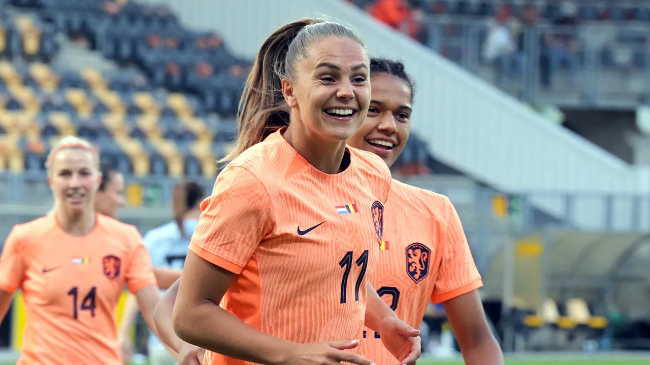 Oranje Leeuwinnen klaar voor het WK na ruime overwinning op België 